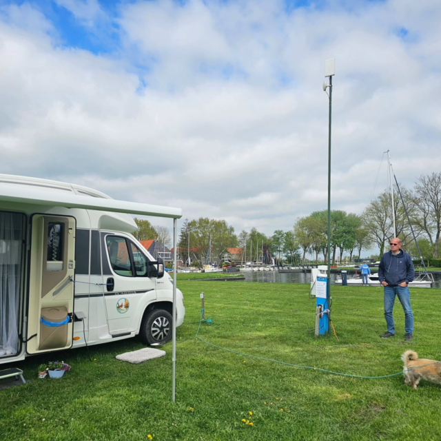 We hebben al veel mooie plekken in het buitenland gezien, maar deze in het Friese Balk mag er ook zijn.

#passantenhaven #friesland #fryslân #camperlife #lifestyle #labuenavida #villaciperosa #ontour #Balk #tweedehelft #vriendschap #genieten #vrijheid #makingmemories